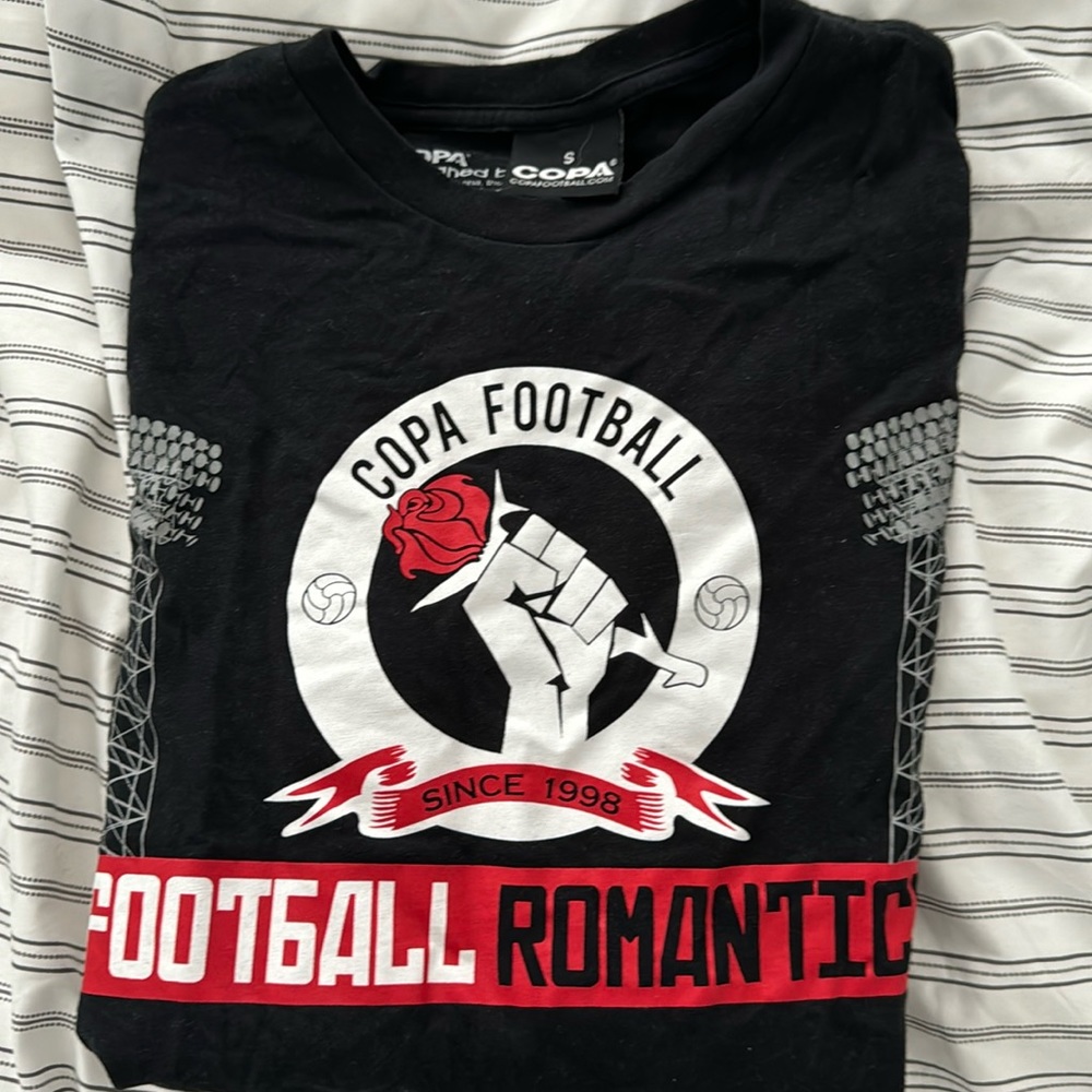 Graphic tee - copa football. Great condition. Very comfy size small